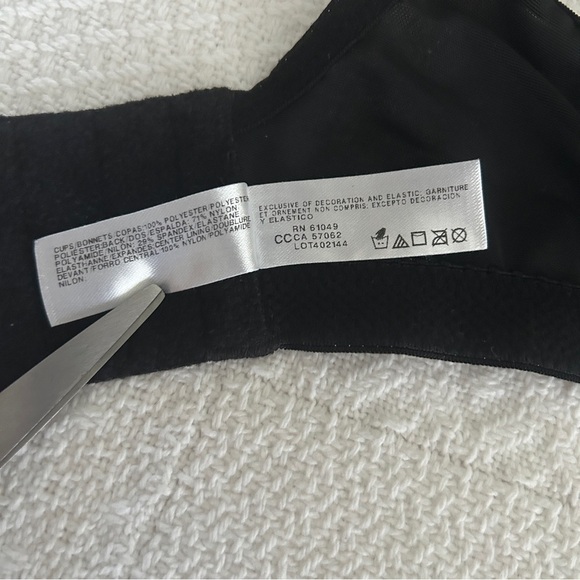 Wacoal Bra Black Simple Shaping Minimizer Underwire size 44D - Picture 9 of 14